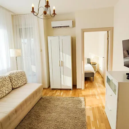 Filinhome Papa 6 Novi Sad Exterior photo